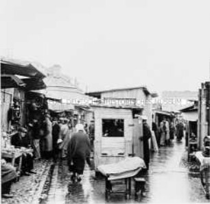 Wochenmarkt auf dem Kercelak-Platz in Warschau