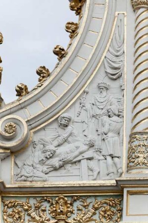 Brügger Freiamt & Brugse Vrije — Hauptfassade — Relief