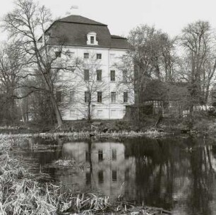 Schloß : Schloß mit Schloßgraben