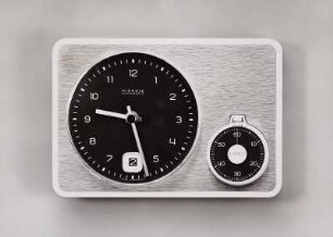 Küchenuhr mit Datum und Kurzzeitmeser "63 / 4801" Batteriewerk "606 / 26 Babylectric" der Kienzle Uhrenfabriken GmbH