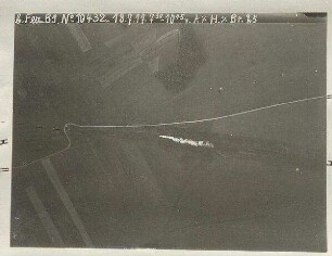 Fahrender Güterzug Richtung Ingolstadt - 2 km südöstlich Bahnhof Eichstätt (mit Einzeichnung) (2000)