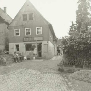 Dresden-Mockritz, Altmockritz 13. Bauernhof (1. H. 19. Jh.). Wohnstallhaus