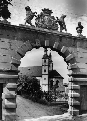 Triefenstein. Ehem. Augustinerchorherrenstift. Portal