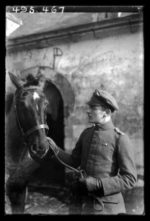 Soldat mit Pferd