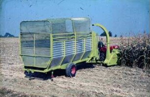 Fotografie: Erntetechnik, Silomais, Maishäcksler angebaut, Trommelfeldhäcksler