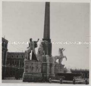 Rom, Hügel Quirinal, Plastiken der Dioskuren Castor und Pollux