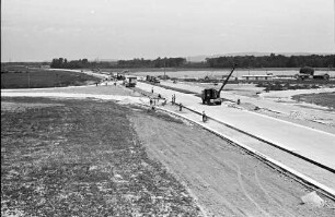 Freiburg-Nord: Einfahrt und See von der Brücke