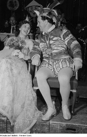 Karnevalsprinz Walter I. mit Prinzessin Ina I. nach der Prinzessinnenwahl