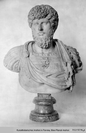 Kaiser Lucius Verus (Kopf auf moderner Büste) : Porträt des Kaisers Lucius Verus (Kopf auf moderner Büste)