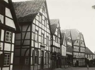 Straße mit Fachwerkhäusern