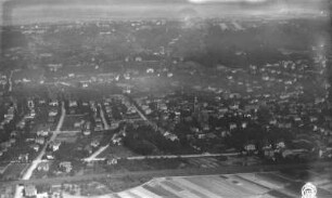 Radebeul. Ortsteil Oberlößnitz. Luftbild-Schrägaufnahme von Südwest