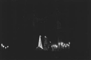 Szenenbilder aus der Oper "Romeo und Julia" von Heinrich Sutermeister an der Deutschen Staatsoper