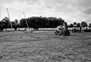 Exerzierplatz (Exer): Zirkus Giovanni Althoff: Mitarbeiter bauen das Zelt auf