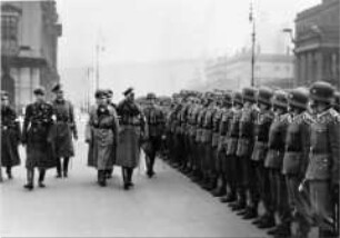 Langemarck-Gedenkfeier an der Neuen Wache in Berlin