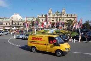 Monte Carlo - DHL Fahrzeug : DHL-Fahrzeug, dahinter Casino von Monaco, aufgenommen 2006