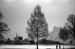 Unterammergau: [Wallfahrtskirche Heilig Blut/Kappelkirche], mit Birke, bei Unterammergau