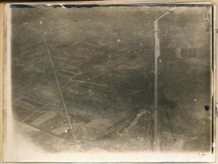 Foto des Geländes zwischen Auchy-lès-Mines und Cuinchy am Canal d'Aire (Luftbild)