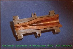 Unbekanntes Bauteil des Instituts für Technische Physik (ITP)
