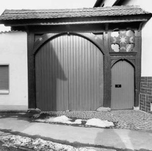 Überdachtes Hoftor; Münzenberg, Eichergasse 19