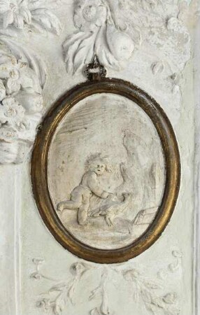 Stuckreliefs mit Puttendarstellungen — Putto mit Adler