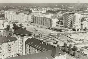 Dresden. Blick vom Rathausturm nach Nordosten zu den Neubauten am Pirnaischen Platz und an der St. Petersburger Straße