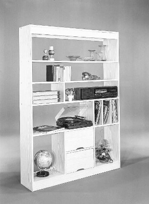 Anbauregal : Leipzig. Leipziger Herbstmesse, 1986. Anbauregal. Holz, folienbeschichtet in Kiefernholzoptik (1986; VEB Meyenburger Möbelwerk)