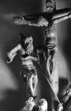 Kreuzigungsgruppe : Kreuzigungsgruppe. Alabaster (1646/1655). Christus und einer der Schächer. Aschaffenburg, Stiftskirche Sankt Peter und Alexander