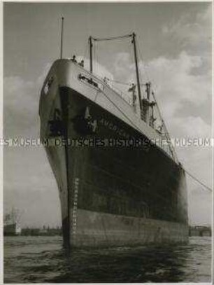 Motorschiff "American Clipper" im Hamburger Hafen