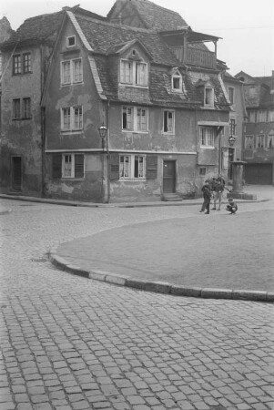 Haus : Blick auf ein Haus in einer Alt.