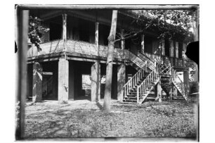 Wohnhaus Kurt Beyers : Phetchaburi. Dr. Kurt Beyers Haus in Petcheburi in der Nachmittagssonne, 1909/1910