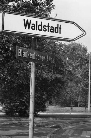 Umbenennung der Blankenlocher Allee in Theodor-Heuss-Allee.