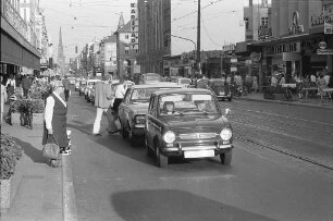 Autoverkehr in der Kaiserstraße
