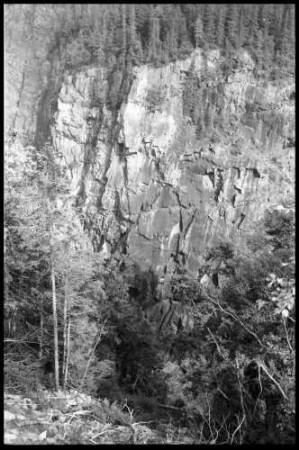 Rjukan: Felswand im Vestfjorddalen bei Rjukan