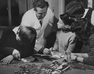 Archivfotografie "menschen_hobby_basteln_1500mae"