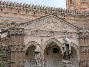 Palermo. Portal der 1170 errichteten Kathedrale Maria Assunta
