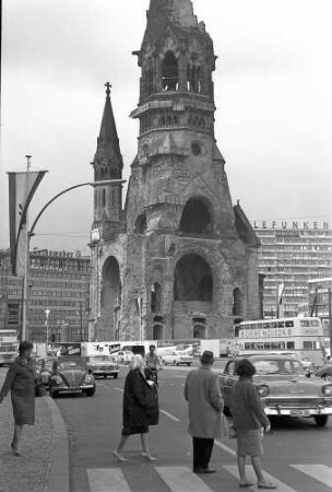 Berlin: Ruine der Gedächtniskirche; von Osten