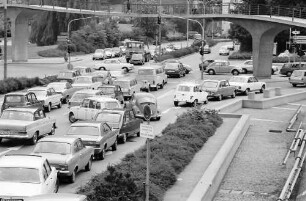 Freiburg: Autoverkehr auf dem Leopoldring