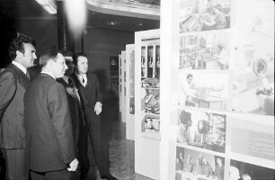 Freiburg: Gewerbebank; rumänische Woche; Botschafter Oancea eröffnet die Bukarestausstellung in der Freiburger Gewerbebank