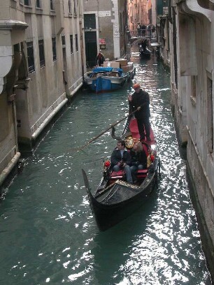 Venedig 2005 - Gondelverkehr : Gondelverkehr. Aufgenommen im Februar 2005 in Venedig