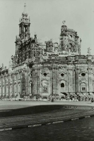 Dresden, Blick vom Theaterplatz auf die zerstörte katholische Hofkirche