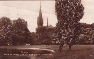 Leipzig: Partie im Johannapark mit Blick auf die Lutherkirche