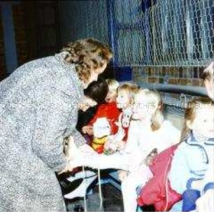 Ausbildung von Kindern im Eiskunstlauf in der Dynamo-Sporthalle in Berlin-Weißensee