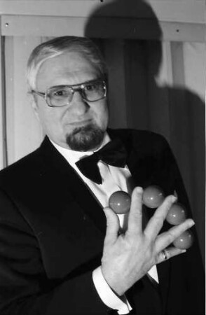 Atellier: Priester Zauberkünstler