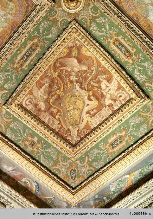 Deckendekoration des Salone Verde : Weibliche Allegorien in Wappenkartuschen, von Meerwesen flankiert