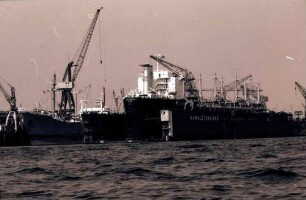 Hamburg: Docks der Howaldtswerft