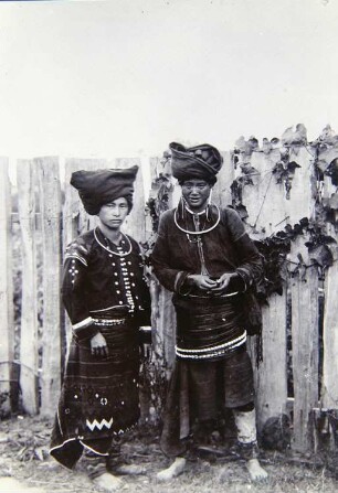 Kitchin women. Upper Burma