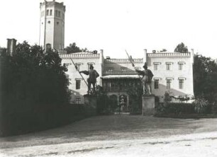 Zillerthal-Erdmannsdorf (Mysłakowice, Polen). Schloß Erdmannsdorf (Umbau ab 1840; F. A. Stüler). Eingangsseite