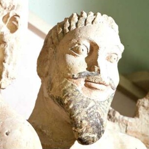Athen. Akropolis-Museum. Haupt des dreileibigen Nereus, 580/570 v. Chr., Porosgestein