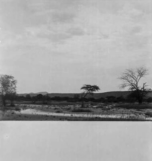 Landschaft : Blick über die überflutete Landschaft der Provinz Iringa