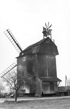 Baruth/Mark-Petkus. Friedensmühle, Paltrockmühle (1837 als Bockmühle erbaut, 1950 Umbau)